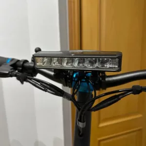 Ontvangen waterdichte fietslamp vooraan van klant P***a.